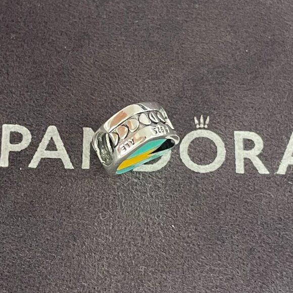 Pandora Exclusive Bahamas Flag Charm - Picture 3 of 4